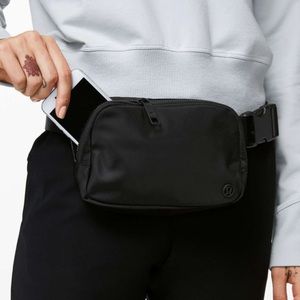 LULULEMON Everywhere Belt Bag *1L